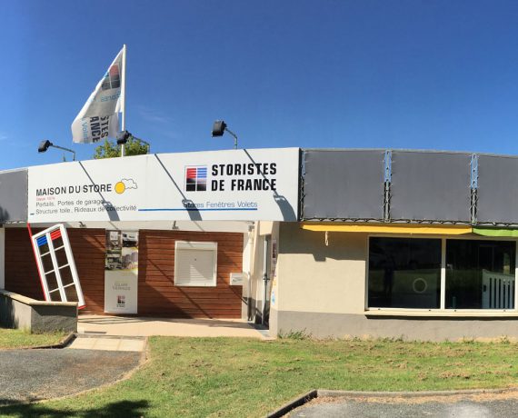 Maison du Store pour la pose de votre portail à Rochefort