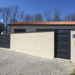 Ensemble de menuiseries assortis aluminium gris anthracite à Voulgezac